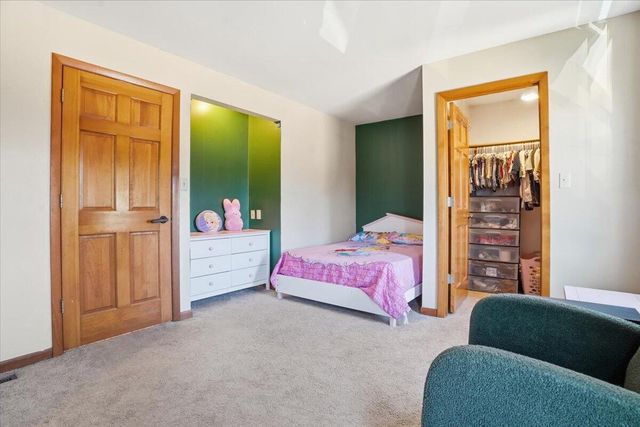 7704 40th AVENUE, Kenosha, WI 53142