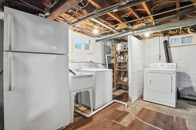 7704 40th AVENUE, Kenosha, WI 53142