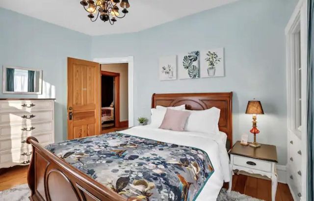 1520 College AVENUE, Racine, WI 53403