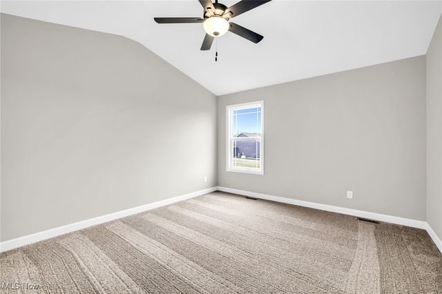 482 Meadow Trail SW, Hartville, OH 44632