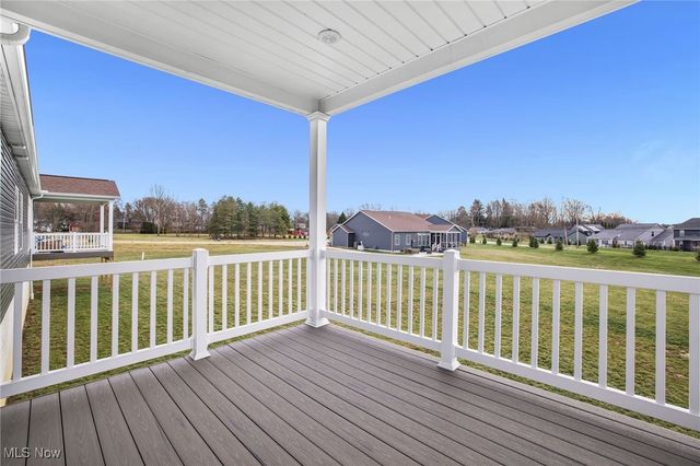 482 Meadow Trail SW, Hartville, OH 44632