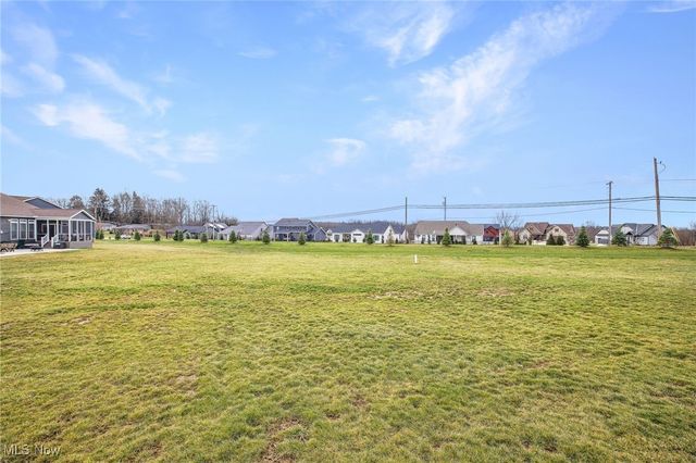 482 Meadow Trail SW, Hartville, OH 44632