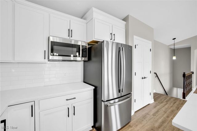 482 Meadow Trail SW, Hartville, OH 44632