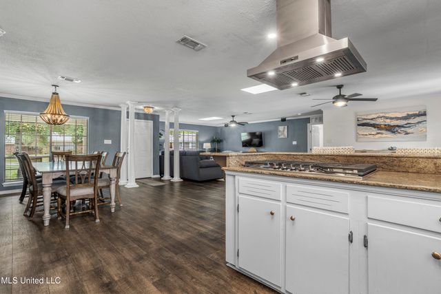 10 Wenmar Avenue, Pass Christian, MS 39571