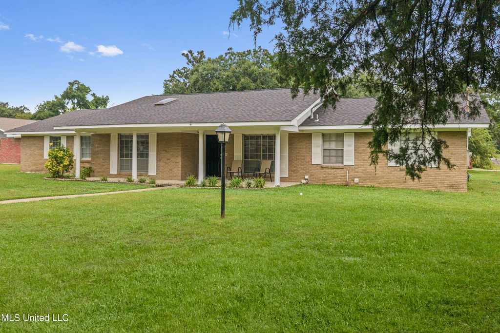 10 Wenmar Avenue, Pass Christian, MS 39571
