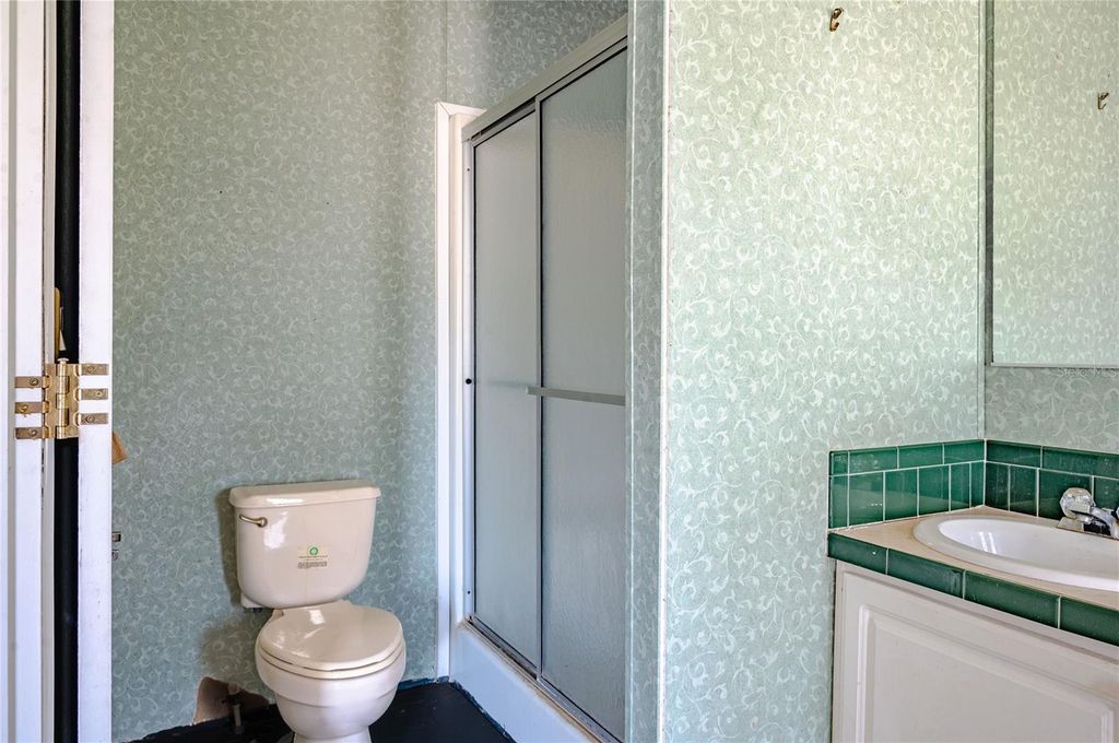 Image 14 of property listing at 8 13TH STREET SE, Steinhatchee, FL 32359