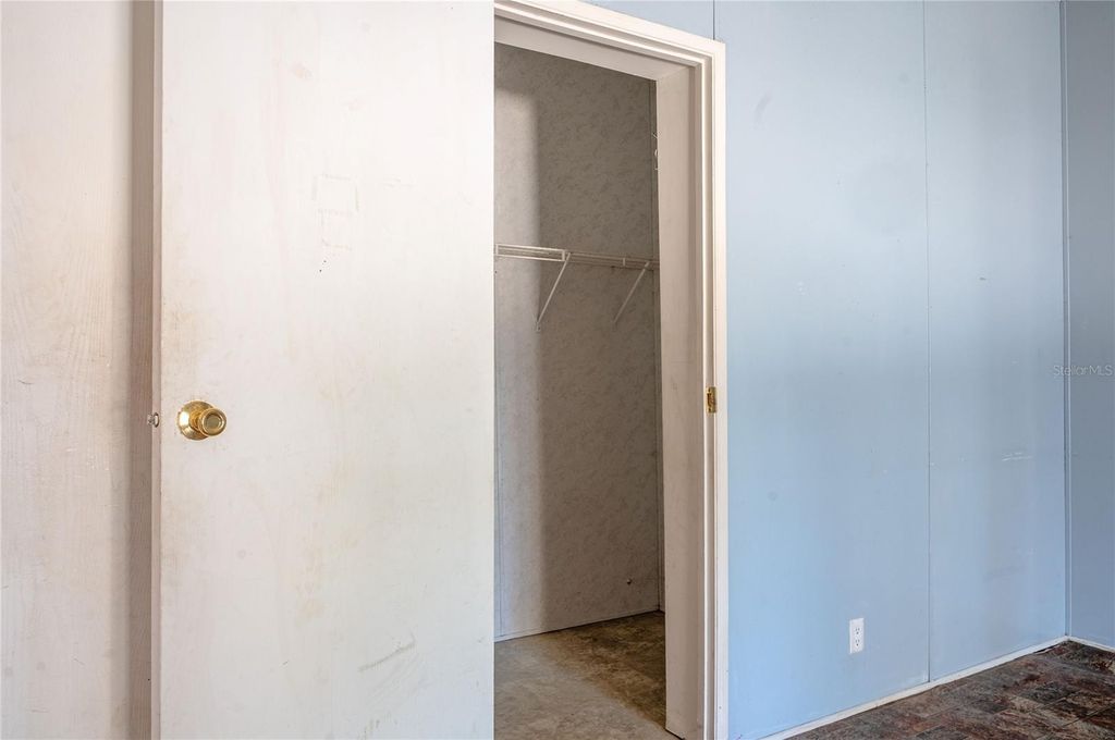 Image 15 of property listing at 8 13TH STREET SE, Steinhatchee, FL 32359