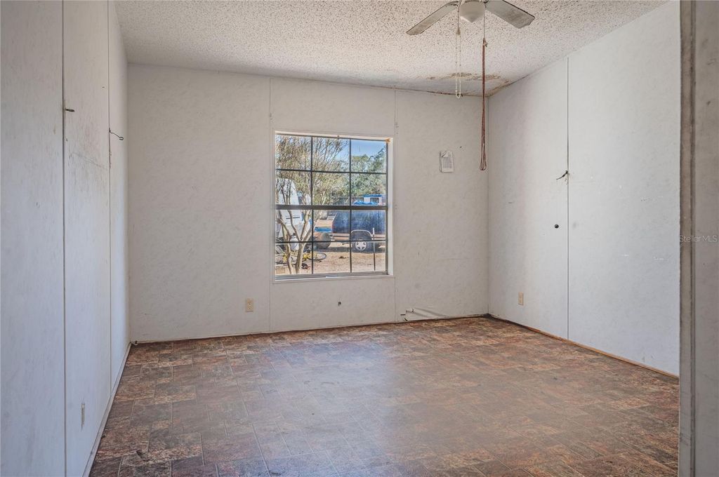 Image 18 of property listing at 8 13TH STREET SE, Steinhatchee, FL 32359