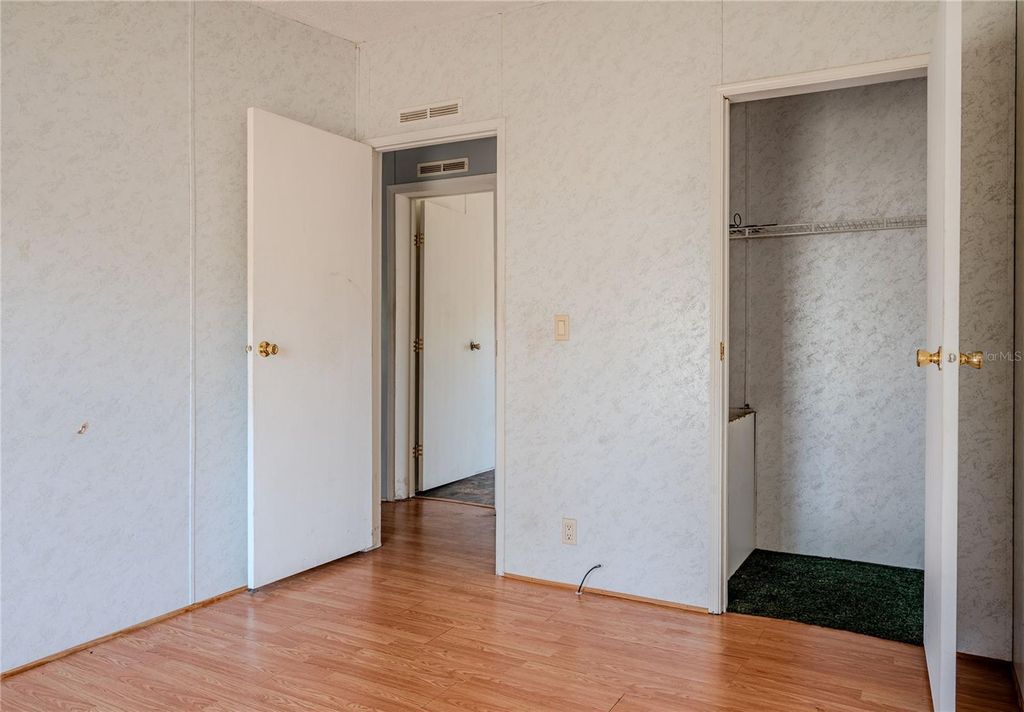 Image 21 of property listing at 8 13TH STREET SE, Steinhatchee, FL 32359