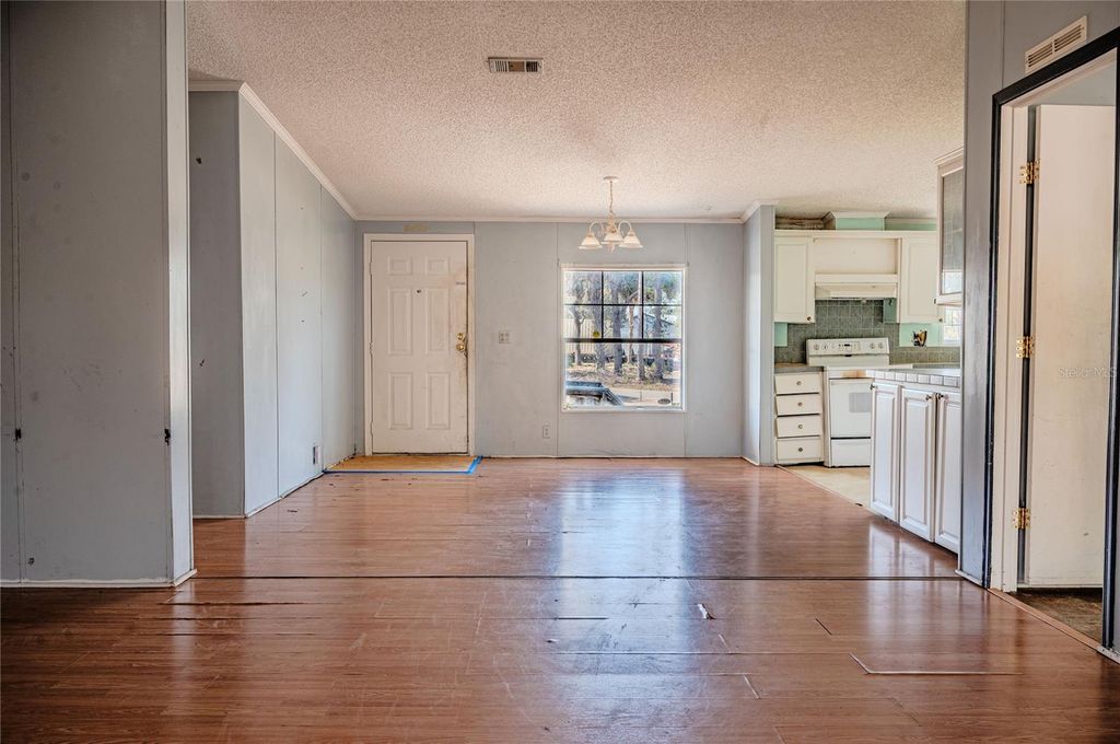 Image 24 of property listing at 8 13TH STREET SE, Steinhatchee, FL 32359