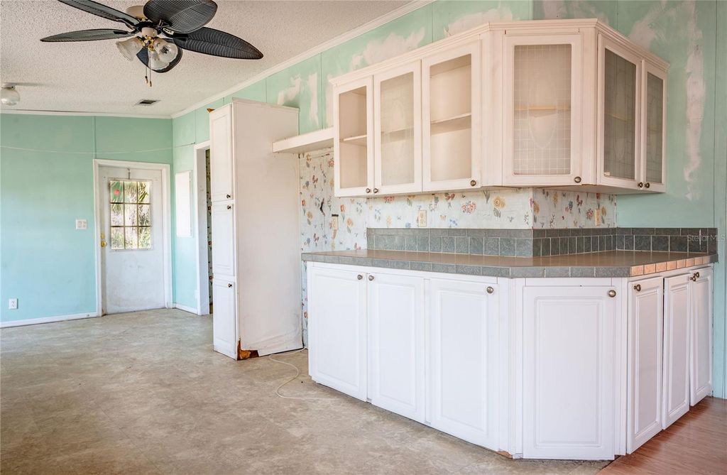 Image 9 of property listing at 8 13TH STREET SE, Steinhatchee, FL 32359