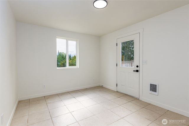 1386 Admirals Drive, Oak Harbor, WA 98277