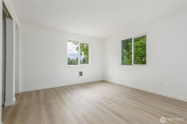 1386 Admirals Drive, Oak Harbor, WA 98277