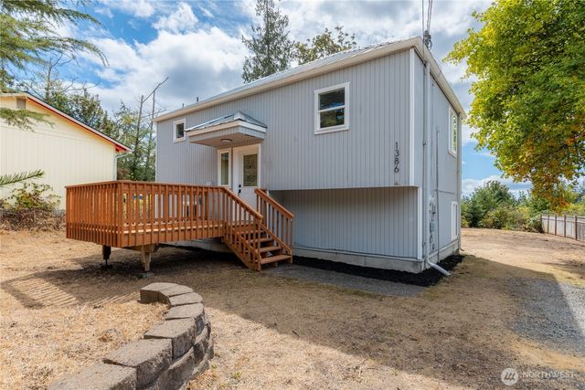 1386 Admirals Drive, Oak Harbor, WA 98277