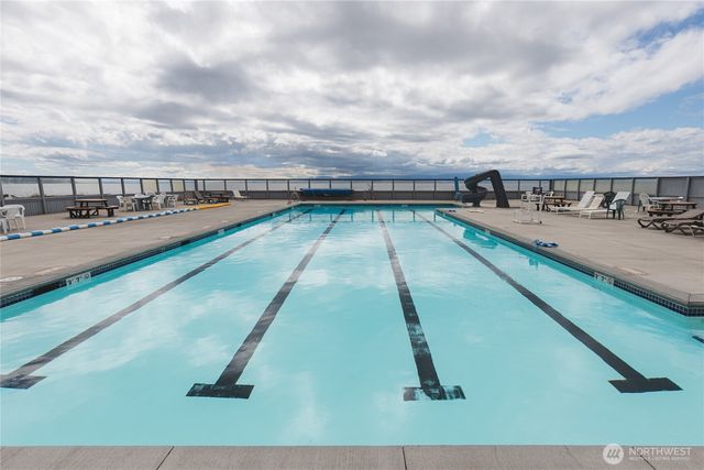 1386 Admirals Drive, Oak Harbor, WA 98277