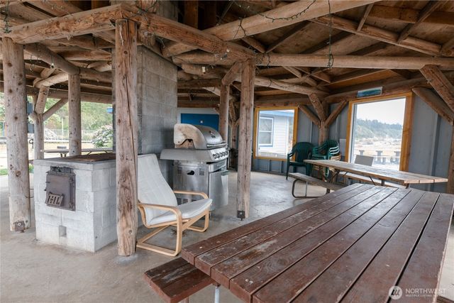 1386 Admirals Drive, Oak Harbor, WA 98277