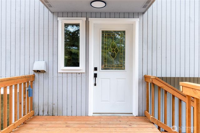 1386 Admirals Drive, Oak Harbor, WA 98277