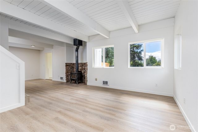 1386 Admirals Drive, Oak Harbor, WA 98277