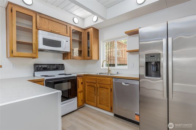 1386 Admirals Drive, Oak Harbor, WA 98277