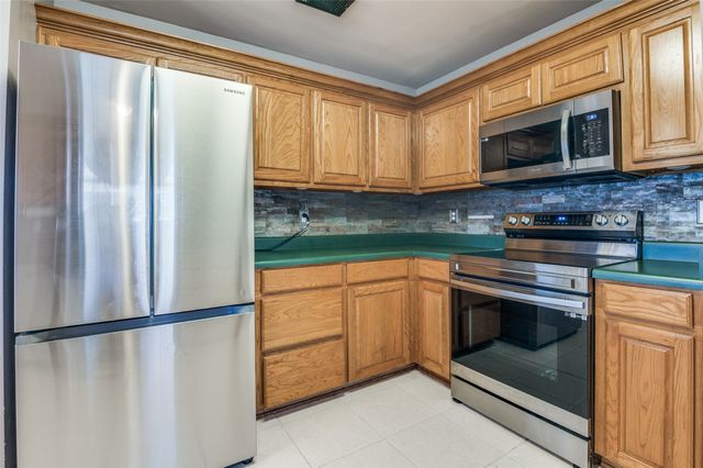 904 Martin, Italy, TX 76651