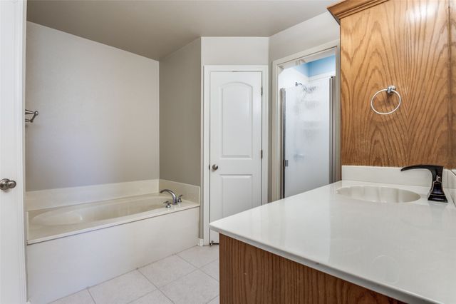 904 Martin, Italy, TX 76651