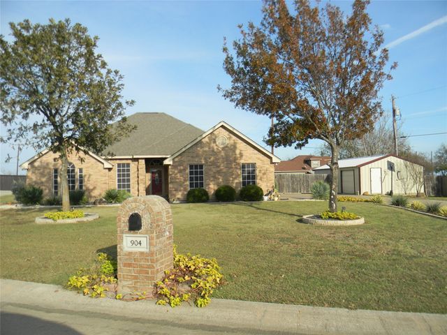 904 Martin, Italy, TX 76651