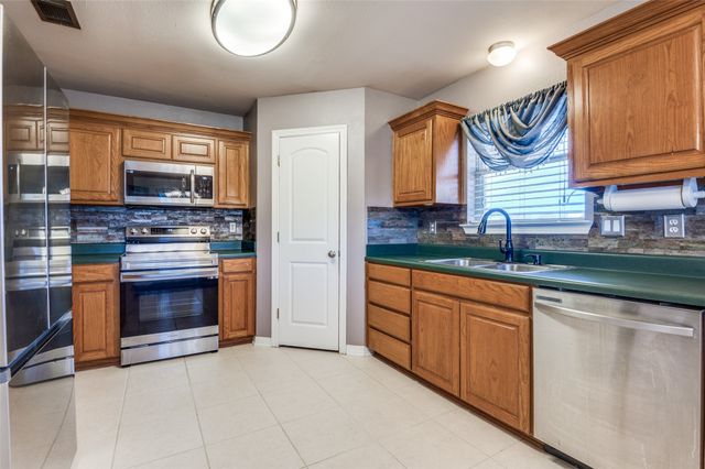 904 Martin, Italy, TX 76651