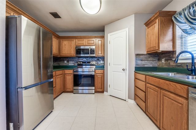 904 Martin, Italy, TX 76651