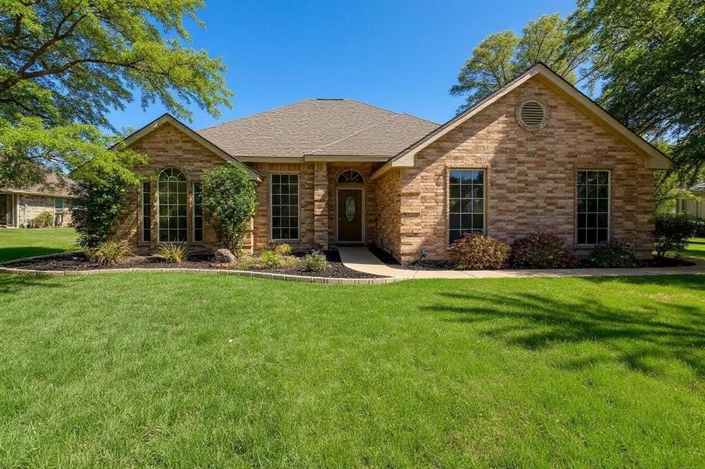 904 Martin, Italy, TX 76651