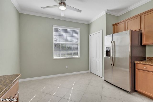 2391 Heydon CIR E, Naples, FL 34120