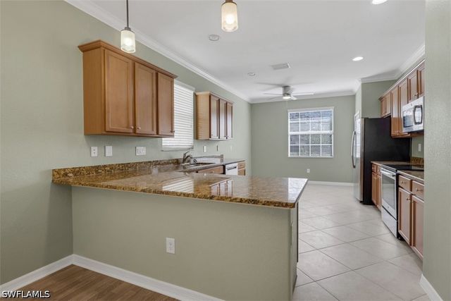 2391 Heydon CIR E, Naples, FL 34120