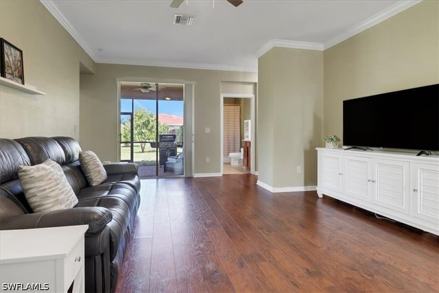 2391 Heydon CIR E, Naples, FL 34120