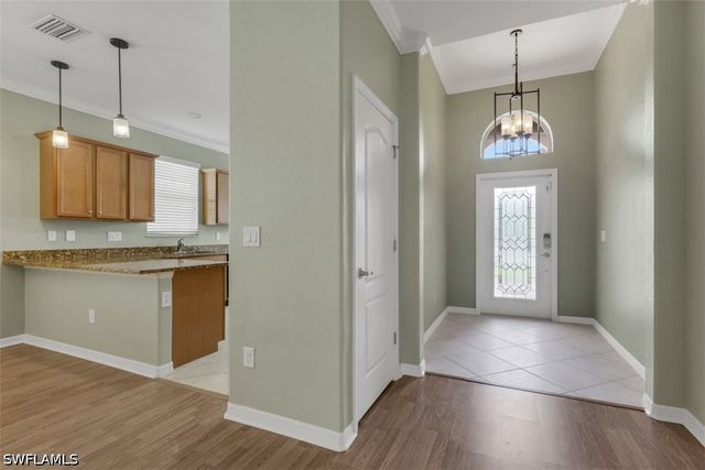 2391 Heydon CIR E, Naples, FL 34120