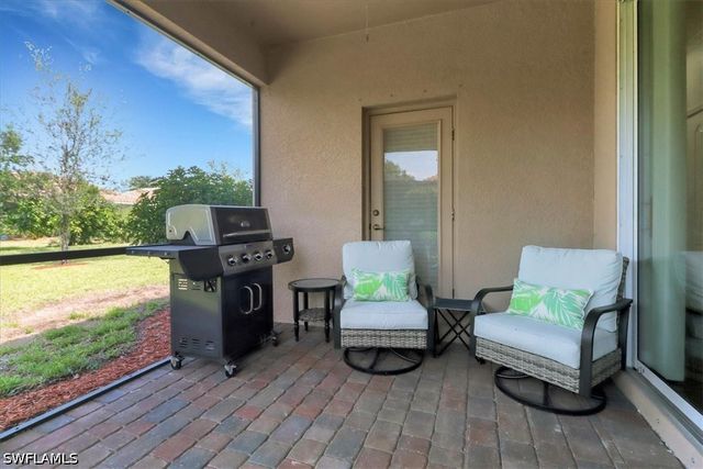 2391 Heydon CIR E, Naples, FL 34120