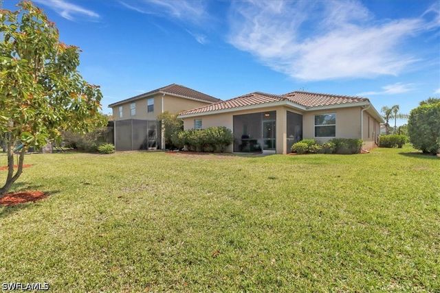 2391 Heydon CIR E, Naples, FL 34120