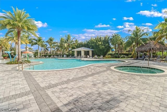 2391 Heydon CIR E, Naples, FL 34120