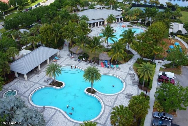 2391 Heydon CIR E, Naples, FL 34120
