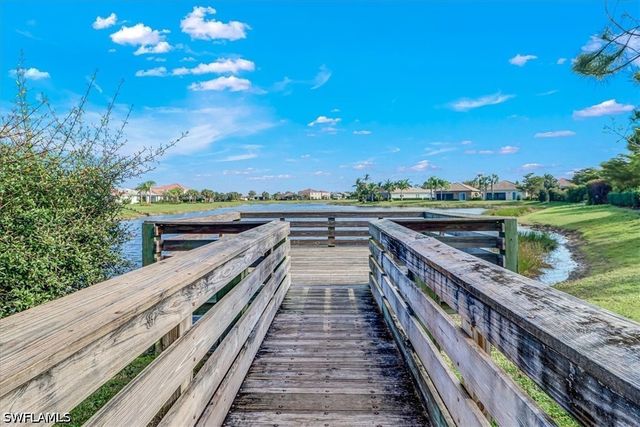 2391 Heydon CIR E, Naples, FL 34120