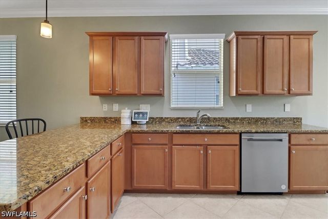 2391 Heydon CIR E, Naples, FL 34120
