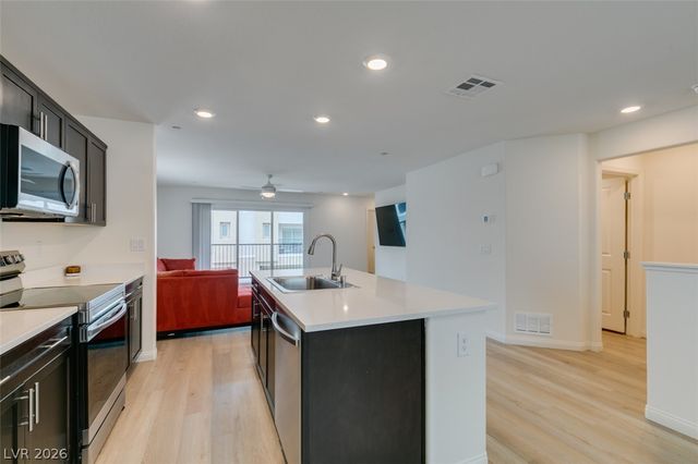 6860 Prairie Pearl Street, Las Vegas, NV 89148