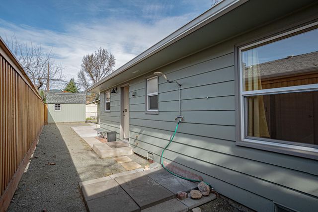 512 SE 10th Street, Grants Pass, OR 97526