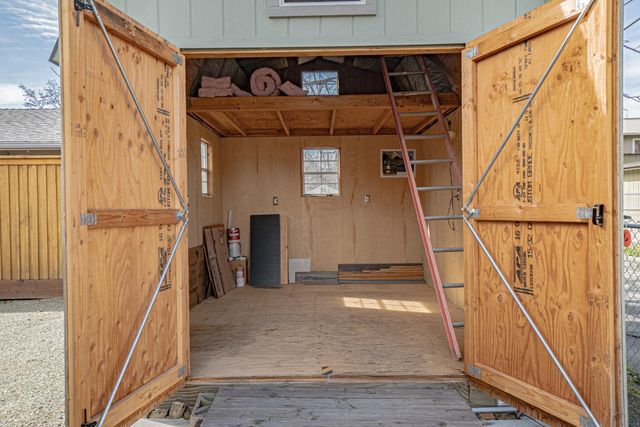 512 SE 10th Street, Grants Pass, OR 97526