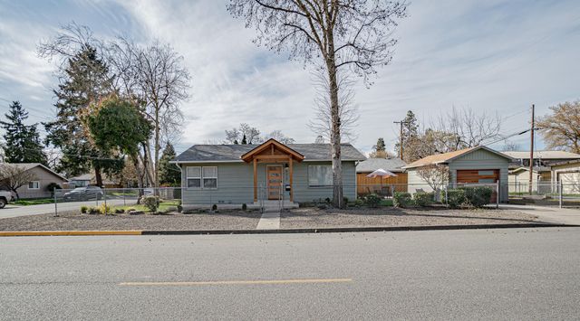 512 SE 10th Street, Grants Pass, OR 97526