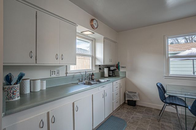 512 SE 10th Street, Grants Pass, OR 97526