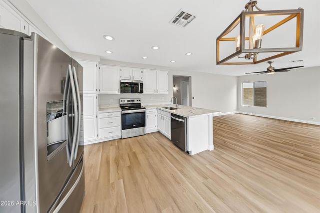 6811 N 78TH Avenue, Glendale, AZ 85303
