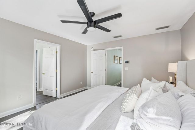 4459 LOVELAND PASS Drive E, Jacksonville, FL 32210
