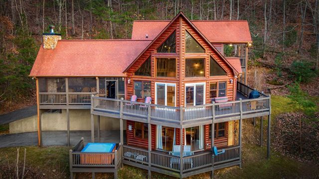 313 Spruce Circle, Mineral Bluff, GA 30559