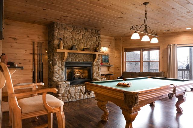 313 Spruce Circle, Mineral Bluff, GA 30559