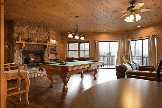 313 Spruce Circle, Mineral Bluff, GA 30559