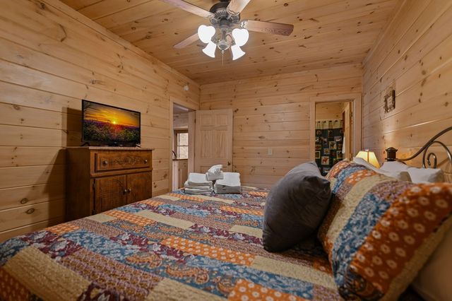 313 Spruce Circle, Mineral Bluff, GA 30559